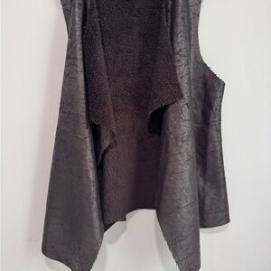 Monroe & Main Charcoal Textured Vest